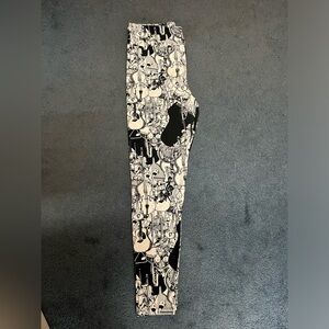 **used RARE Lularoe legging print Tall & Curvy